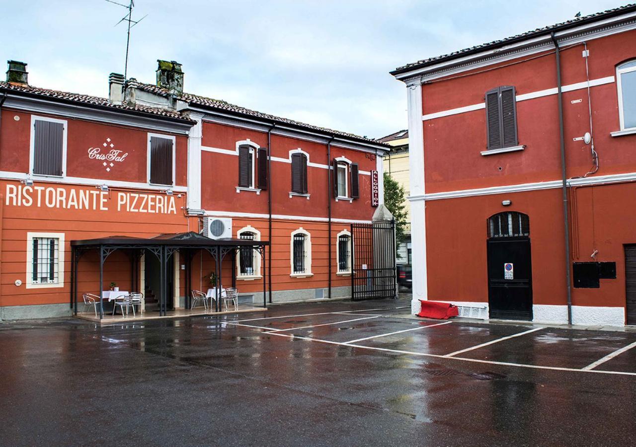 Cristal Rooms Piacenza Exteriör bild