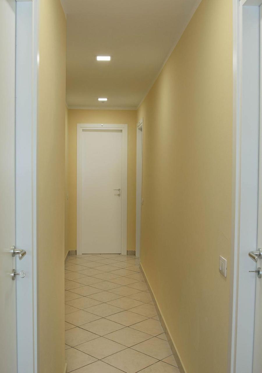 Cristal Rooms Piacenza Exteriör bild