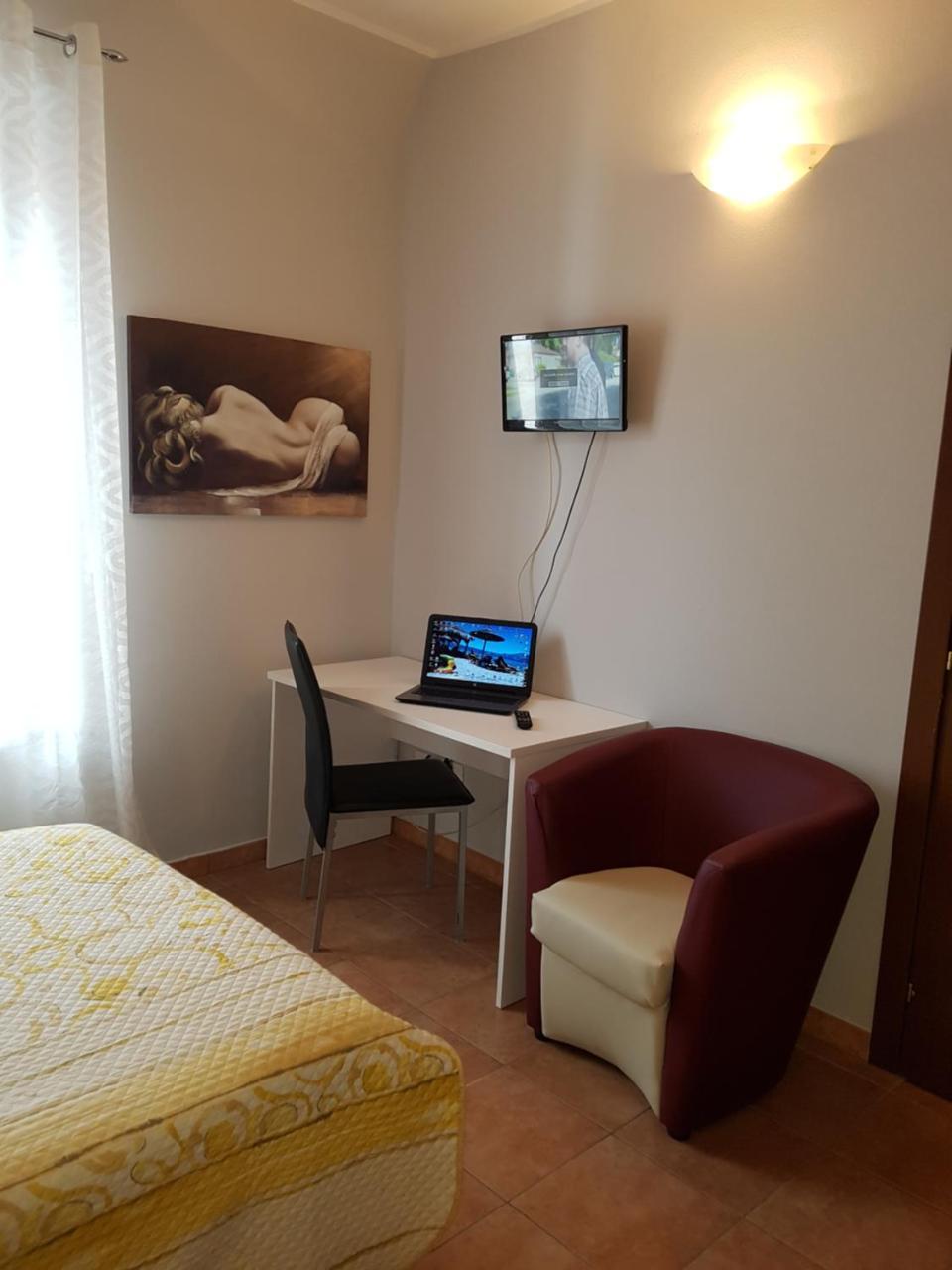 Cristal Rooms Piacenza Exteriör bild